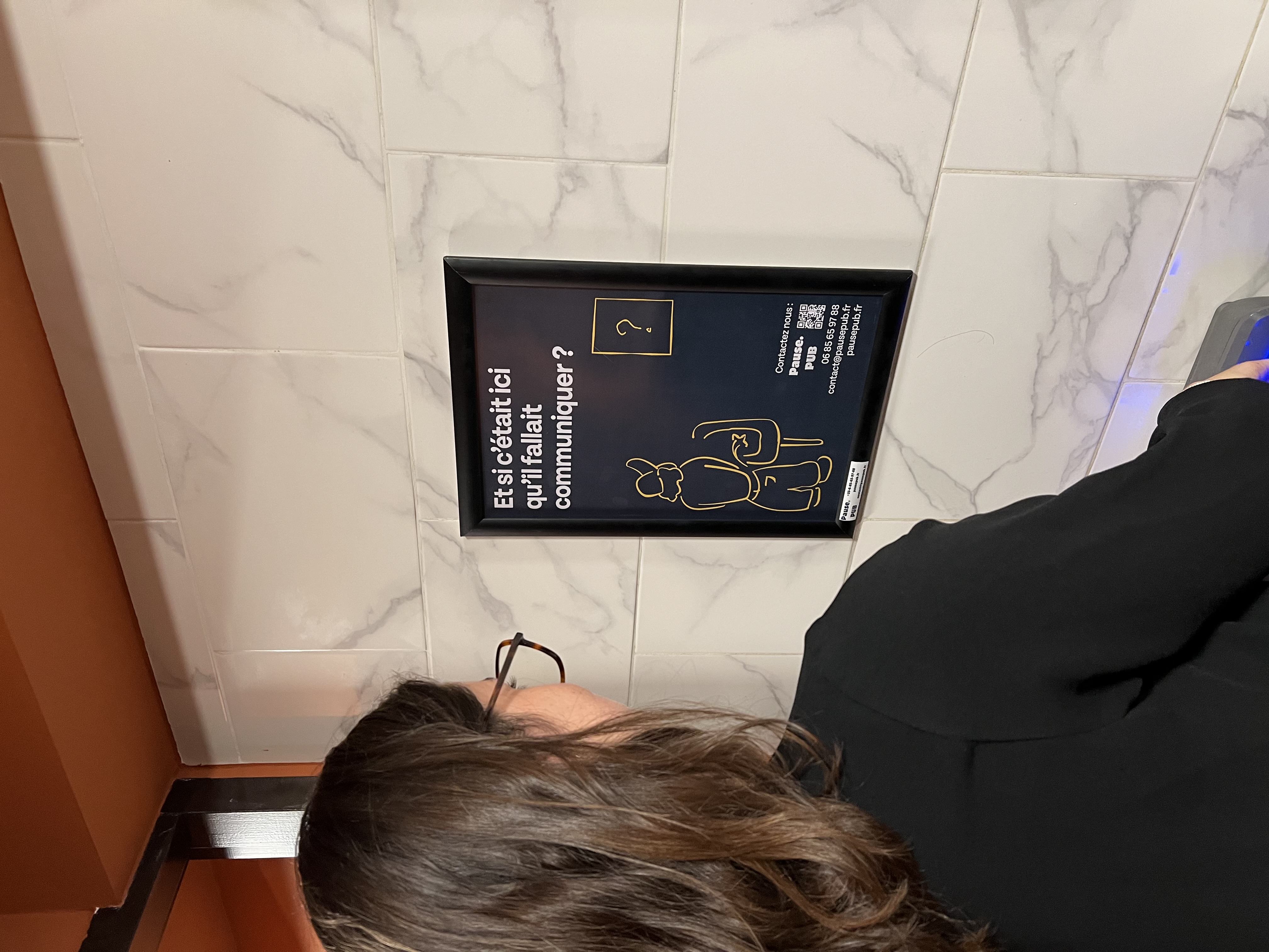 Espace publicitaire en toilettes - Communication ciblée